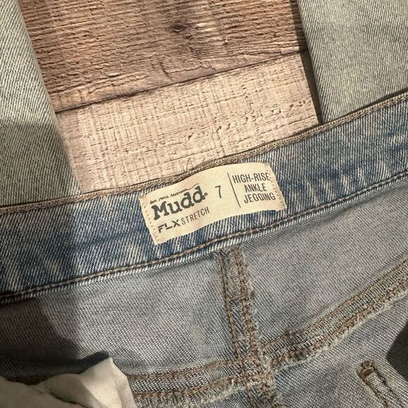 Mudd High Rise Distressed Hem Ankle Jegging | 7 - Picture 6 of 7